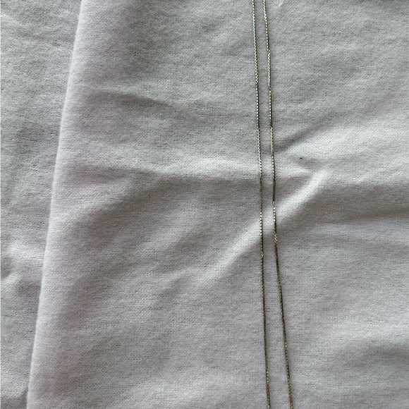 Jon Thomas Small Stylized Mount Shasta Pendant - Picture 3 of 5